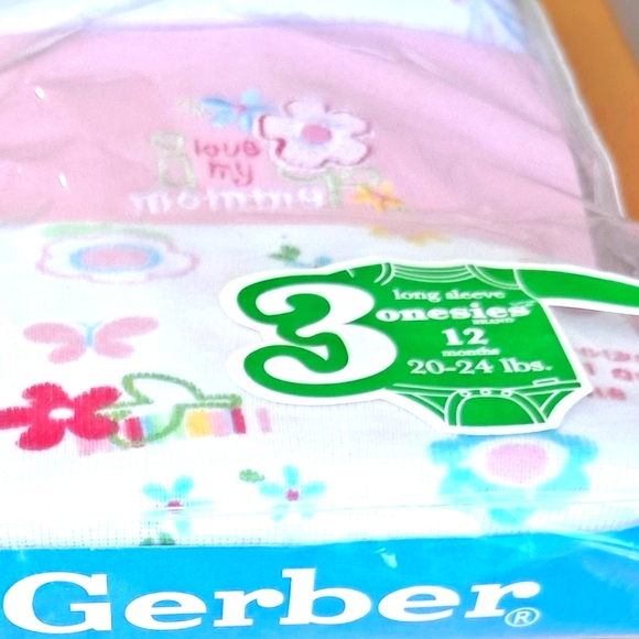 Gerber 12 Months 3 Pack Baby Girl's Long Sleeves Onesies Snaps Between The Legs - Picture 4 of 6